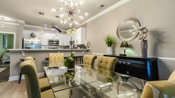 Condo, 3 Bedrooms | Dining