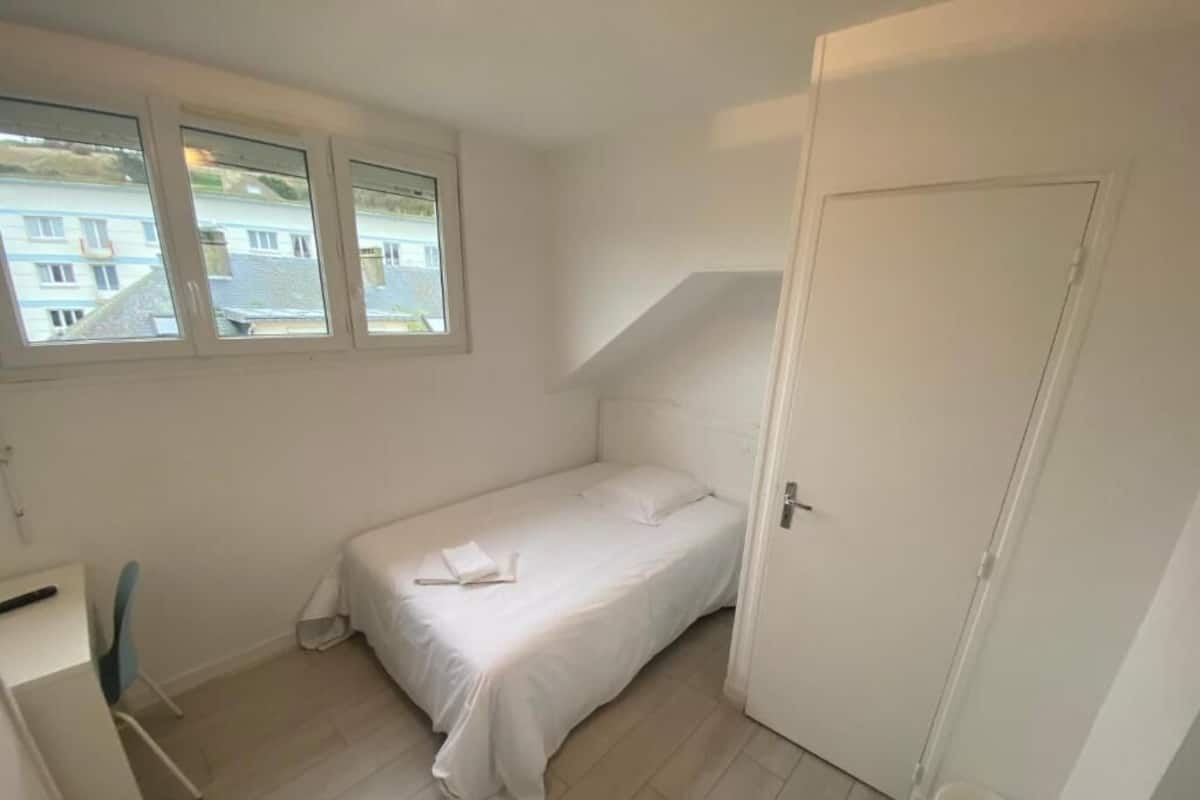 Habitación individual clásica, vista a la ciudad | Wifi gratis y ropa de cama