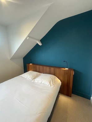 Superior tweepersoonskamer, uitzicht op de stad | Gratis wifi, beddengoed