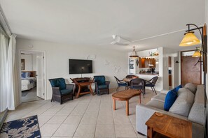 Condo, 3 Bedrooms | Living area
