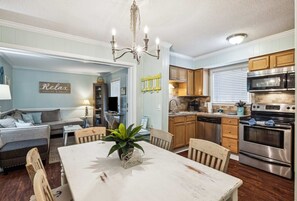 Interior - Relaxing Condo for 6 in Popular Hilton Head Resort (Hilton Head Island)