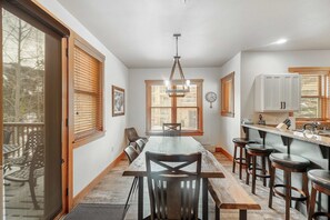Dining - 3 BDR for 10, w/Pool & Hot Tub, Walk to Ski Lift! (Dillon)