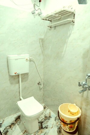 淋浴設備、免費梳洗用品、提供毛巾、番梘