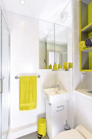 ห้องซิงเกิล, ปลอดบุหรี่ | ห้องน้ำ