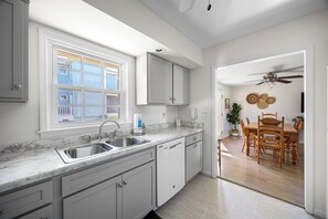 Dishwasher, coffee/tea maker