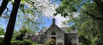 Maisonnette de la voie verte n°7 au pied du santier de randonnée 