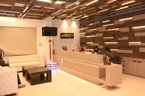 Reception - Sethi Grand Hotel (Lucknow)