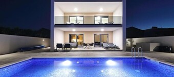 Villa Good Vibes with heated pool