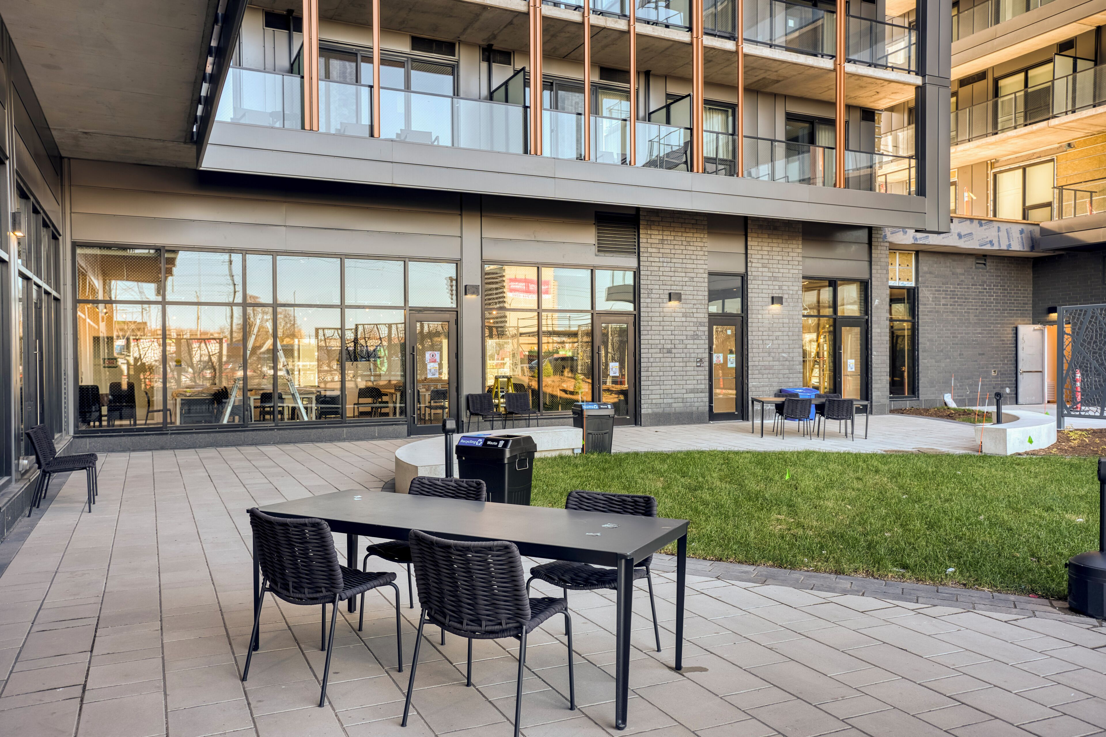 屋外ダイニングエリア