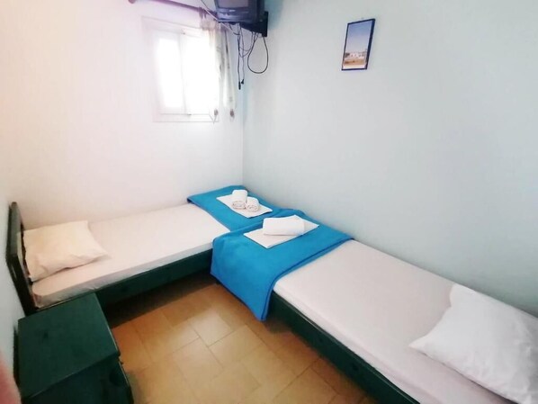 Family Studio, Kitchen, Bay View