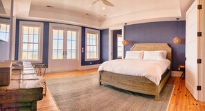 5 bedrooms, desk, iron/ironing board, WiFi