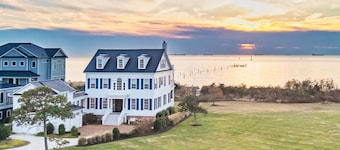 Beachfront, Steps from Backyard + Bay Creek Resort
