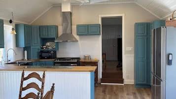 Mikroaaltouuni, uuni, liesi