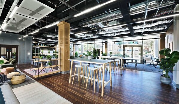 Lobby sitting area - Student Only The Oaks (Coventry)