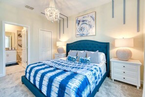 8 habitaciones, tabla de planchar con plancha y cuna de viaje 