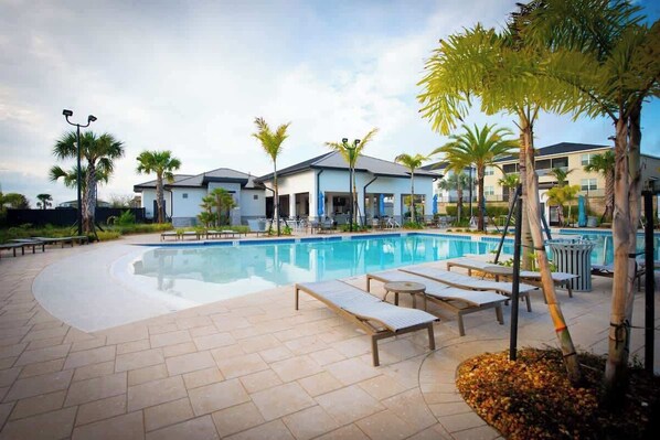 Outdoor pool, a heated pool