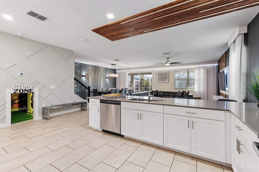 Luxurious 8 Bedroom 5 Bath, Resort, Arcade And Theatre - Davenport