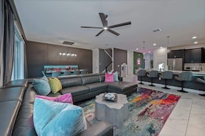 Smart TV, video games, DVD player, stereo - Luxury Villa near Disney: Arcade, Theater, & more! (Kissimmee)