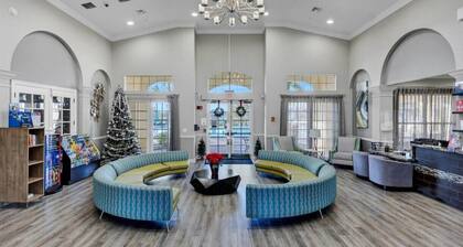 Upstay: Stunning 3BR Condo w Scenic Views & Patio