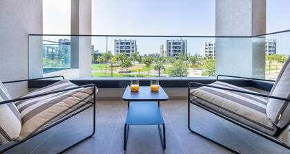 One bedroom apartment with balcony in Sunset Gardens