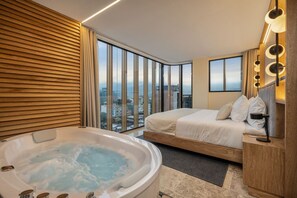 1 室のベッドルーム、デスク、アイロン / アイロン台、旅行用ベビーベッド