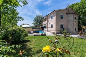 Property grounds - Villa Oaza - private pool, fitness, near a park forest (Pula)