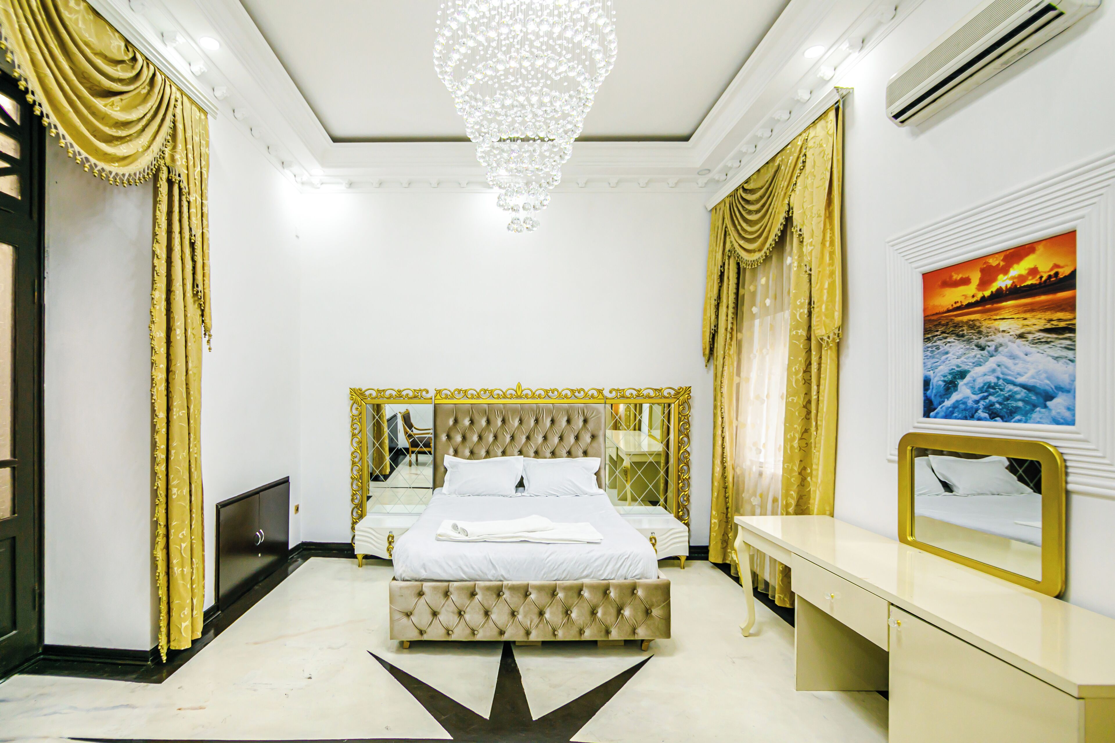 4 bedrooms, iron/ironing board, free WiFi, bed sheets