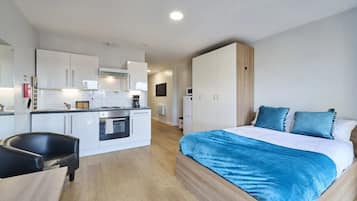 Superior Studio, Non Smoking | Blackout curtains, free WiFi