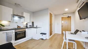 Superior Studio, Non Smoking | Private kitchen | Electric kettle