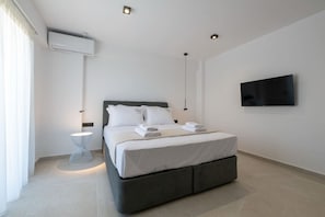 1 slaapkamer, een bureau, wifi, beddengoed