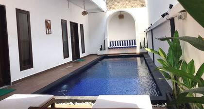Double D Guesthouse and Villa