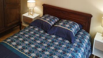 3 chambres, fer et planche à repasser, Wi-Fi, draps fournis