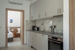 Kühlschrank, Ofen, Herdplatte, Geschirrspüler