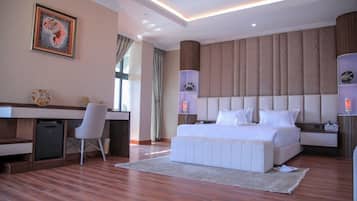 Premium bedding, in-room safe, desk, laptop workspace