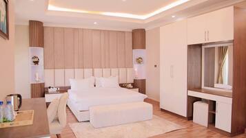Premium bedding, in-room safe, desk, laptop workspace