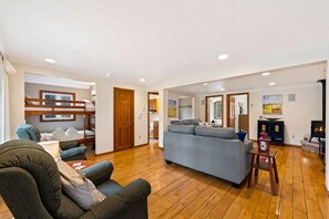 2 habitaciones, escritorio, wifi gratis y ropa de cama