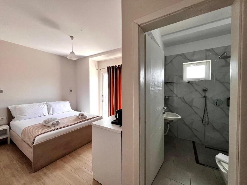 办公桌、隔音、熨斗/熨板、免费 WiFi