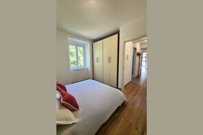 1 bedroom, WiFi, bed sheets