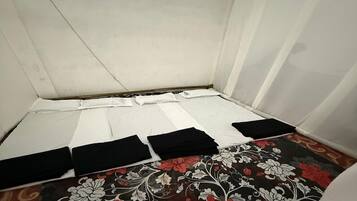 Basic Room, Mixed Dorm