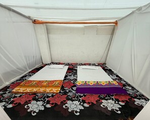 Budget Double Cottage - Arail Tent City Kumbh Cottage (Karchana)