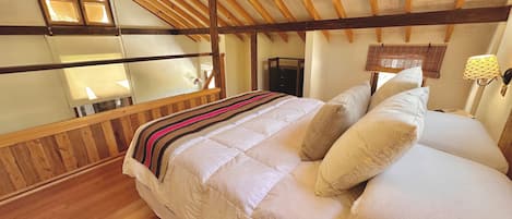 Deluxe Studio Suite, Multiple Beds | Individually decorated, laptop workspace, free WiFi