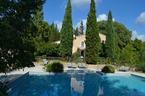 Pool - Summer in AIX en provence (Aix-en-Provence)