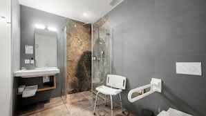 Studio, toegankelijk voor rolstoelgebruikers, kitchenette | Badkamer | Een haardroger, handdoeken, zeep, shampoo