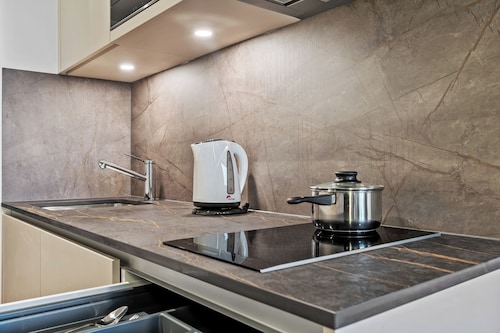 Hine Adon Fribourg Nord