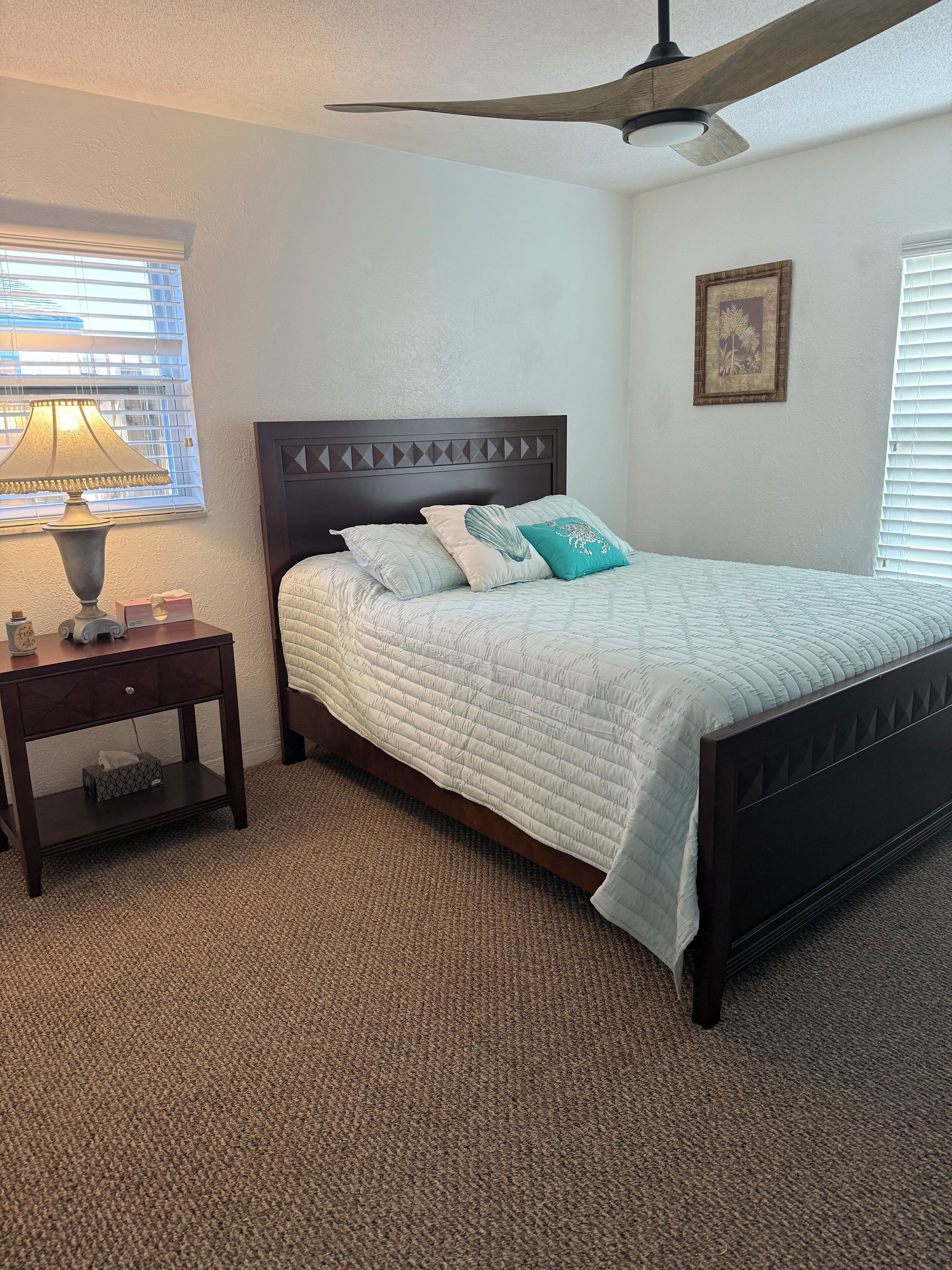 Bedroom 2 - Queen bed