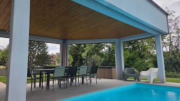 Piscine extérieure, piscine chauffée