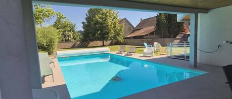 Outdoor pool, a heated pool