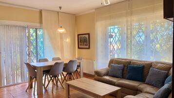 House | Dining