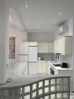 Family Apartment, Balcony | Private kitchen | Toaster