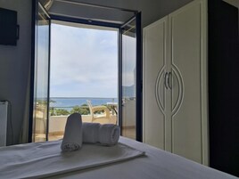 Habitación doble, vistas al mar | Sistema de insonorización y wifi gratis